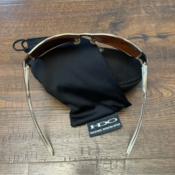 Oakley Dangerous 05-314 Gold Bronze Sunglasses 62mm Authentic with case and bag - Picture 5 of 9